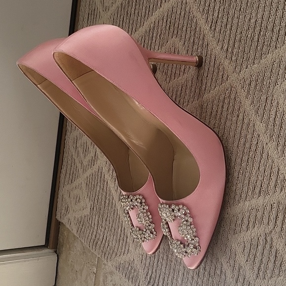 Manolo blahnik hanging pink satin pumps - Picture 6 of 17